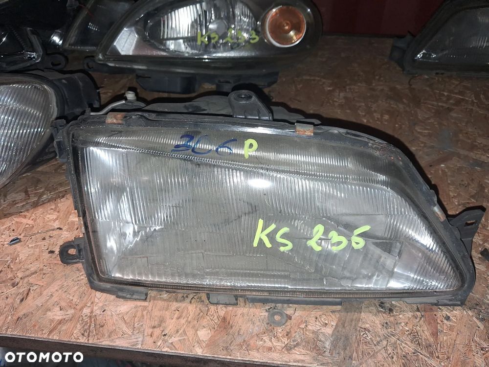Reflektor LAMPA PRZÓD PRAWY PRAWA PEUGEOT 306 - 1