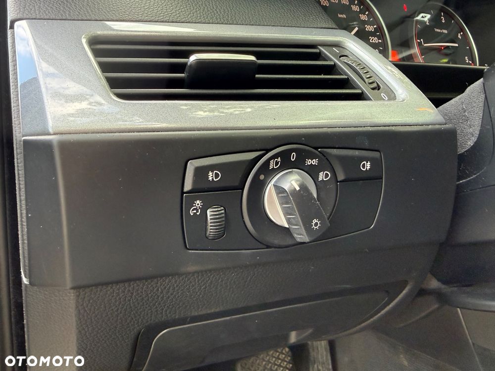 BMW Seria 5 520d Edition Exclusive - 36