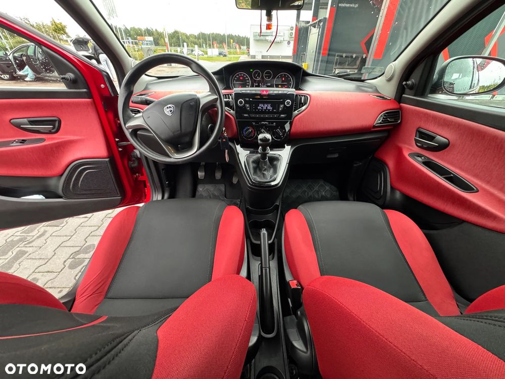 Lancia Ypsilon 1.2 8V Black&Red S&S - 8