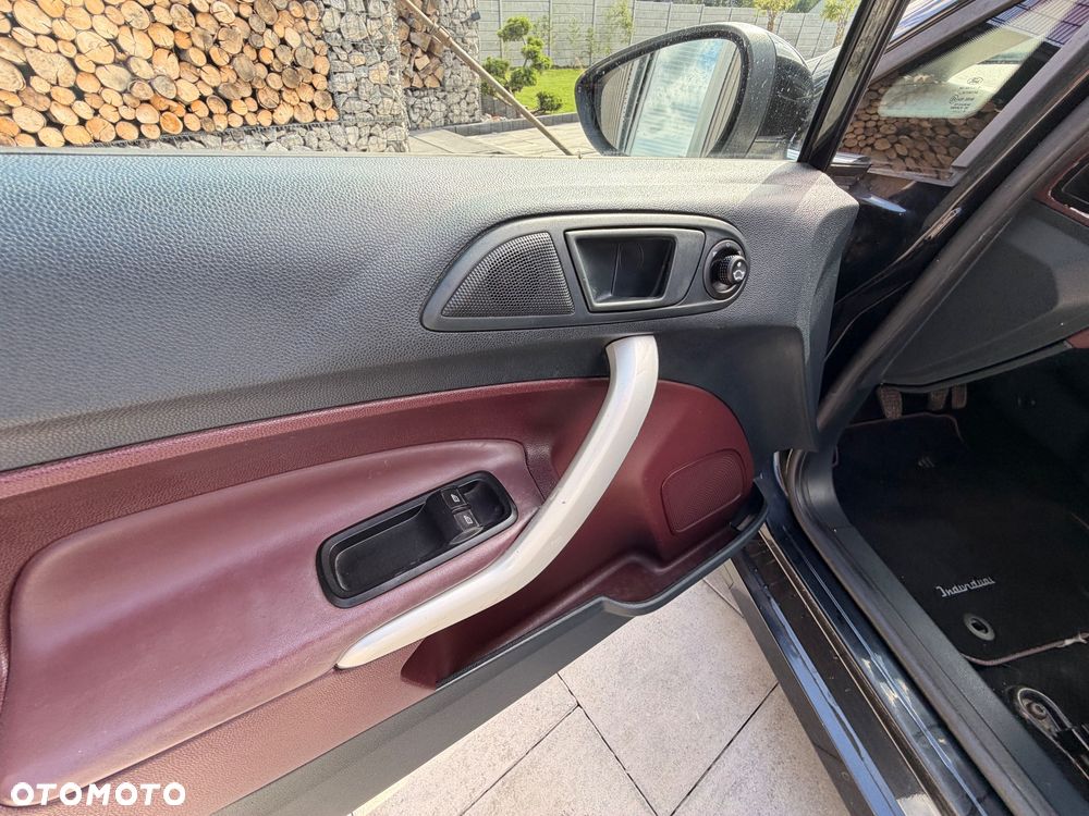 Ford Fiesta 1.4 Ghia - 14