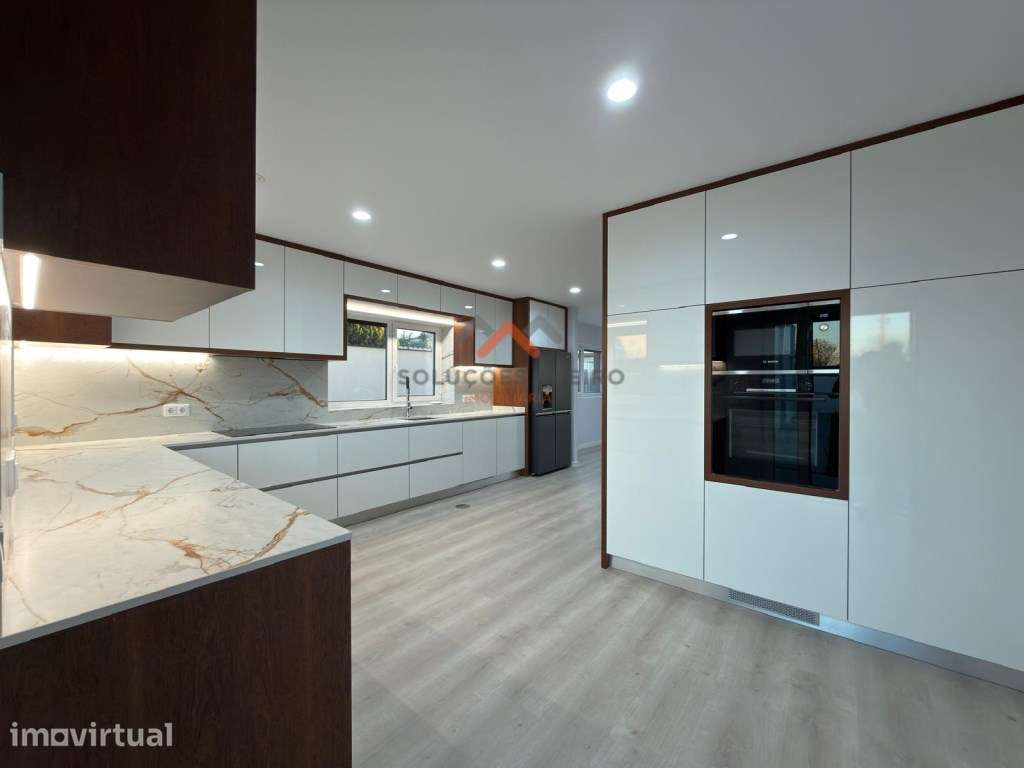 Moradia T4 de Arquitetura Moderna - Luminosidade, Conforto e Locali... - Grande imagem: 2/53