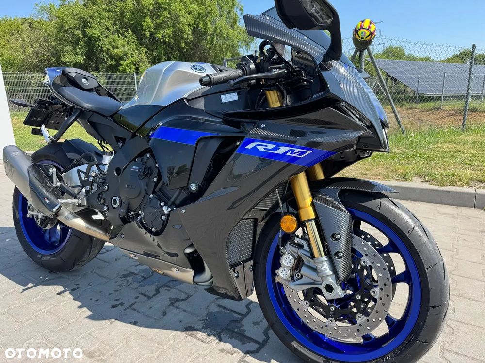 Yamaha R1 - 8