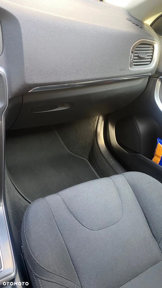 Volvo V40 D3 Momentum - 12