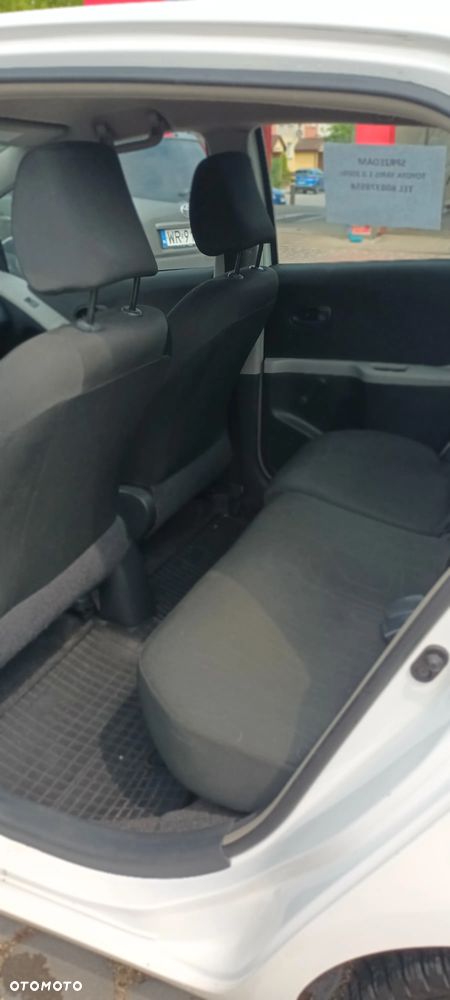 Toyota Yaris - 12