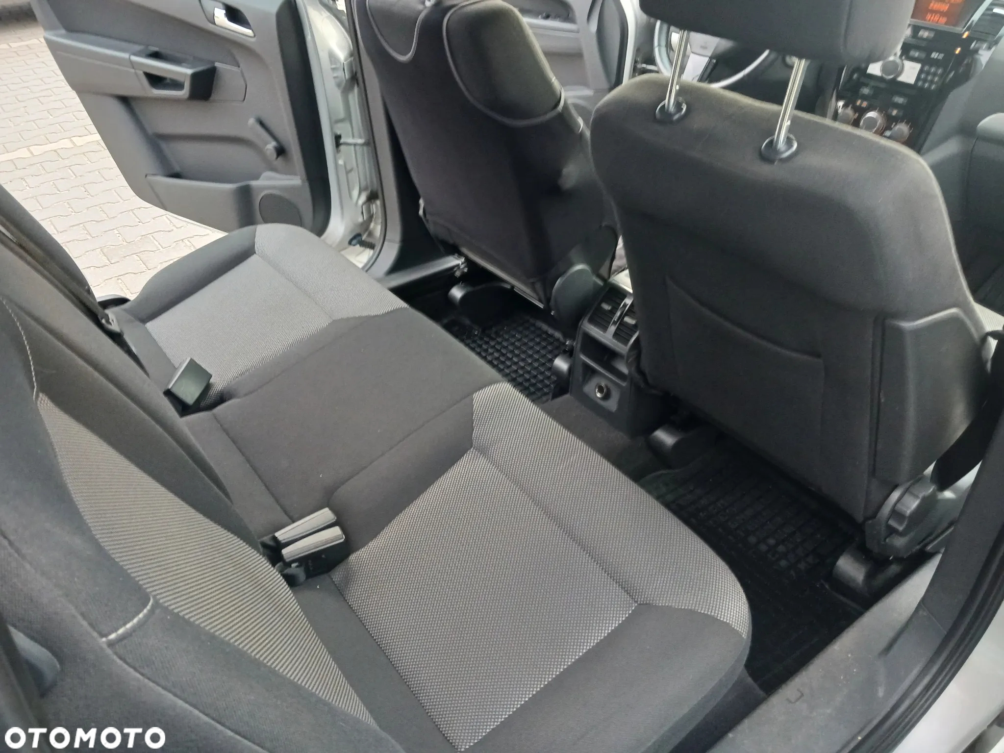 Opel Zafira 1.6 - 7