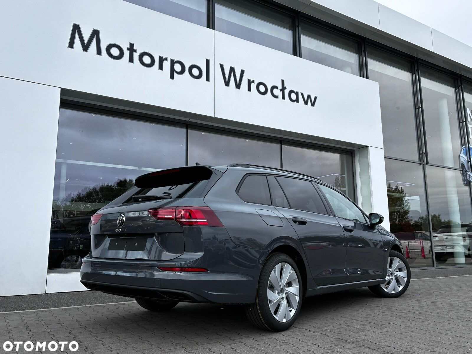 Volkswagen Golf - 8