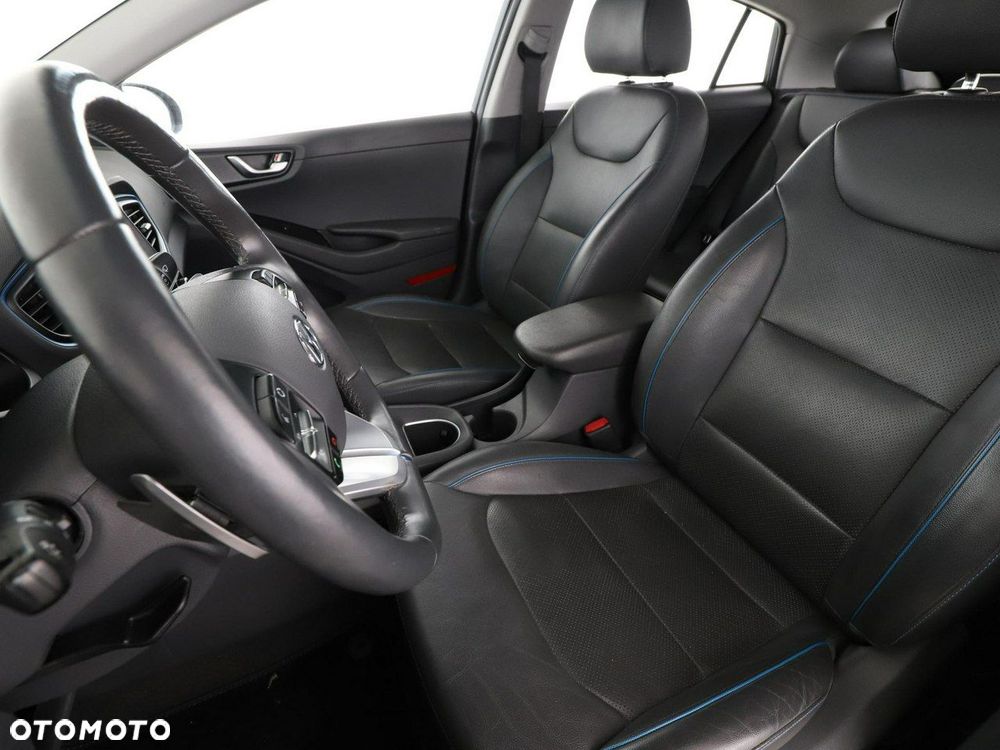 Hyundai IONIQ - 13