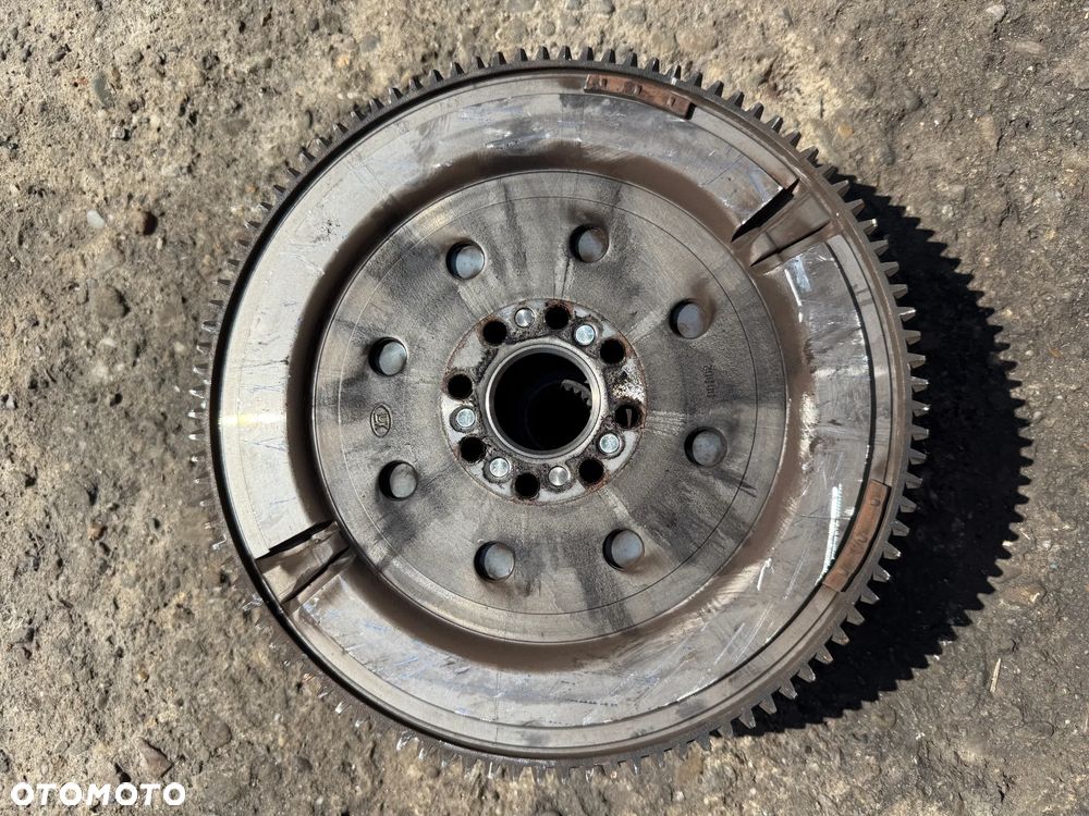 Sprzęgło dwumasa 31210-05071 Toyora Corolla Verso 2.2 D4D - 4