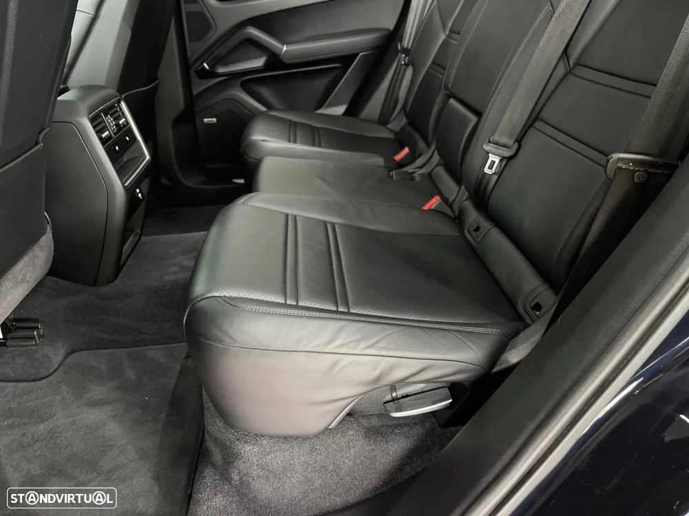 Porsche Cayenne Coupé E-Hybrid - 39