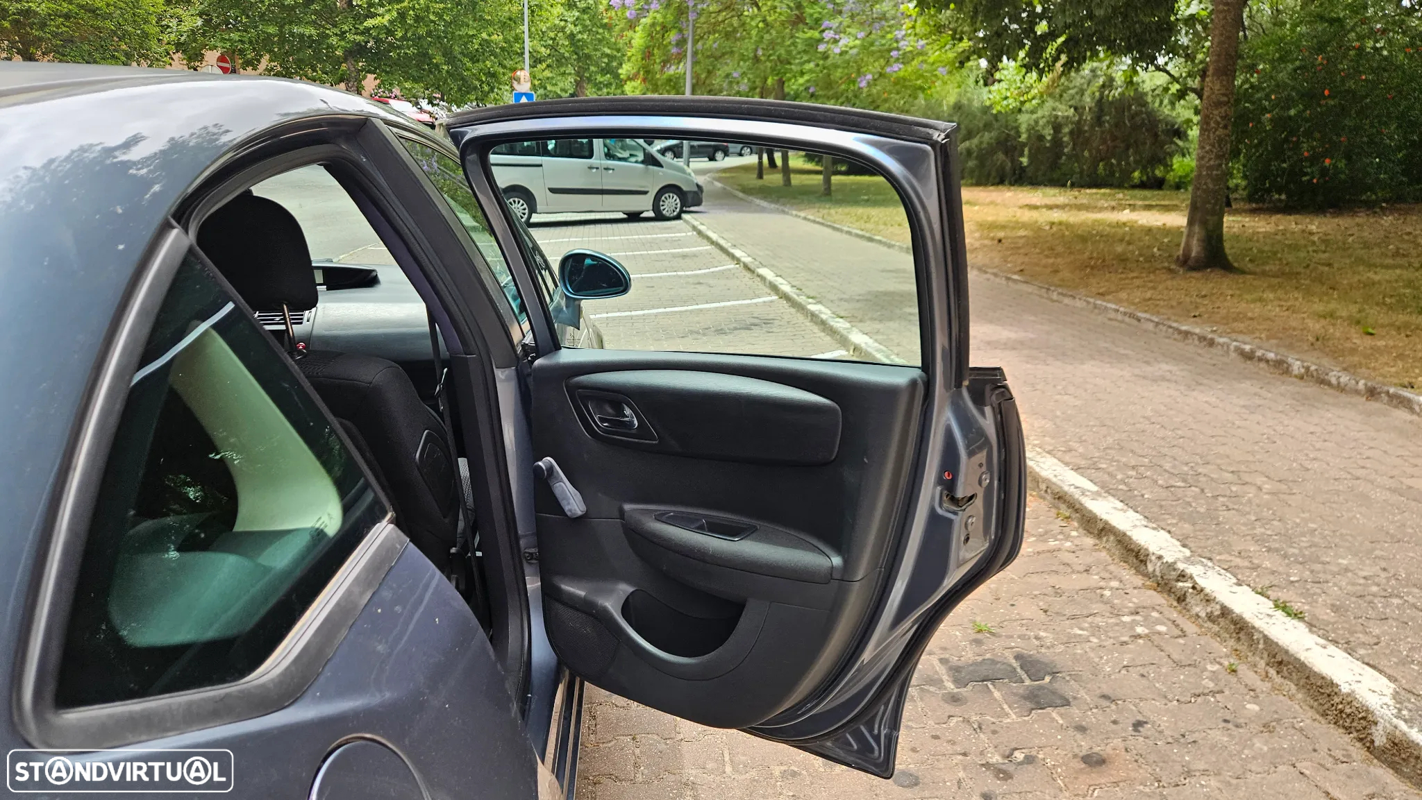 Citroën C4 1.6 HDi 110 Exclusive - 18