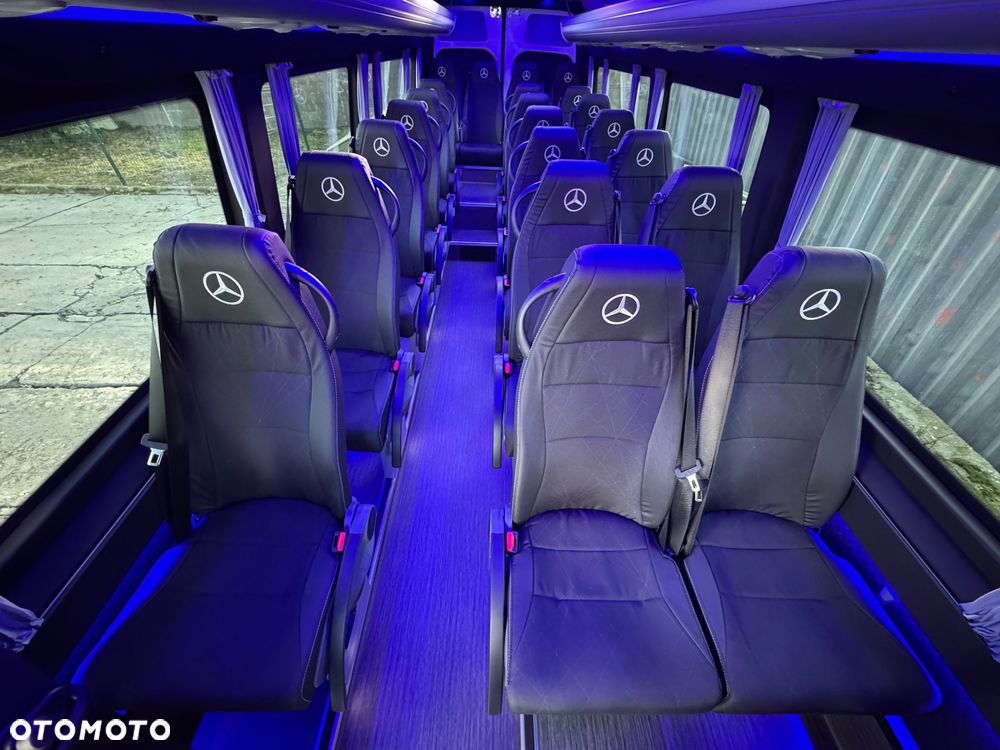 Mercedes-Benz Sprinter - 11