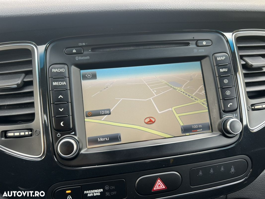 Kia Carens - 17