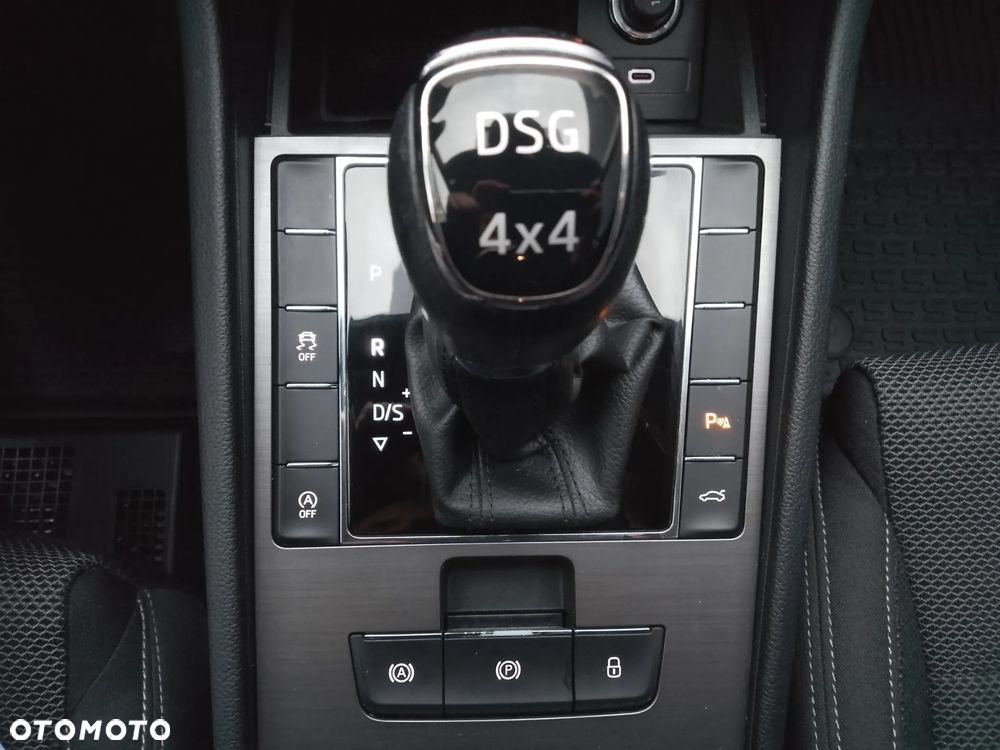 Skoda Superb 2.0 TDI SCR Style DSG - 25