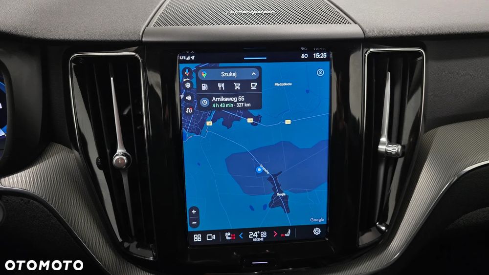 Volvo XC 60 B4 D Plus Dark - 28