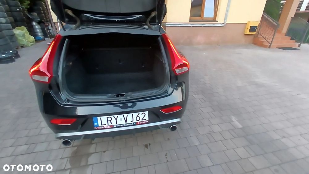 Volvo V40 D2 R-Design - 10