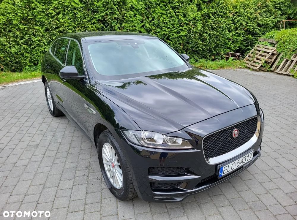 Jaguar F-Pace 2.0 i4D AWD Pure - 2