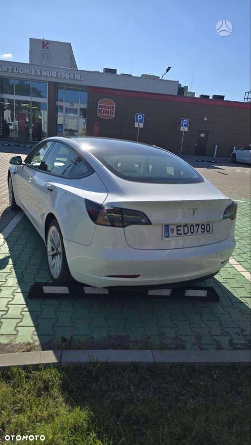 Tesla Model 3 2022 photo 5