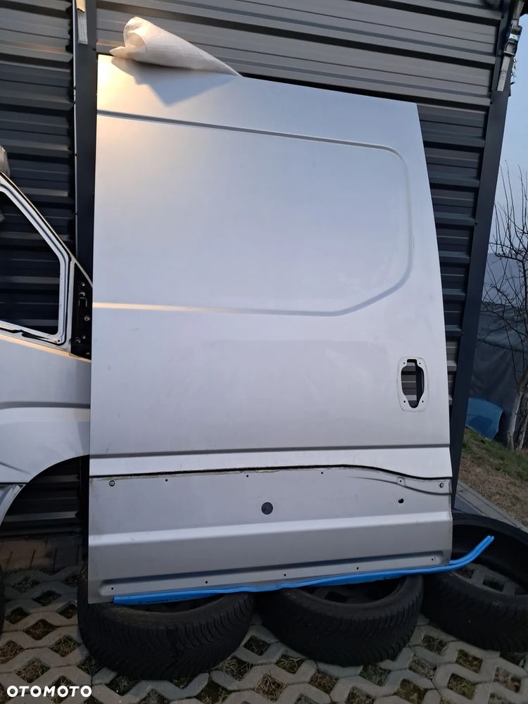drzwi prawe przesuwne pasażera Iveco Daily VI 2014> srebrne ładne boczne + kierowcy