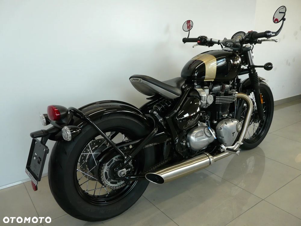 Triumph Bonneville Bobber - 18