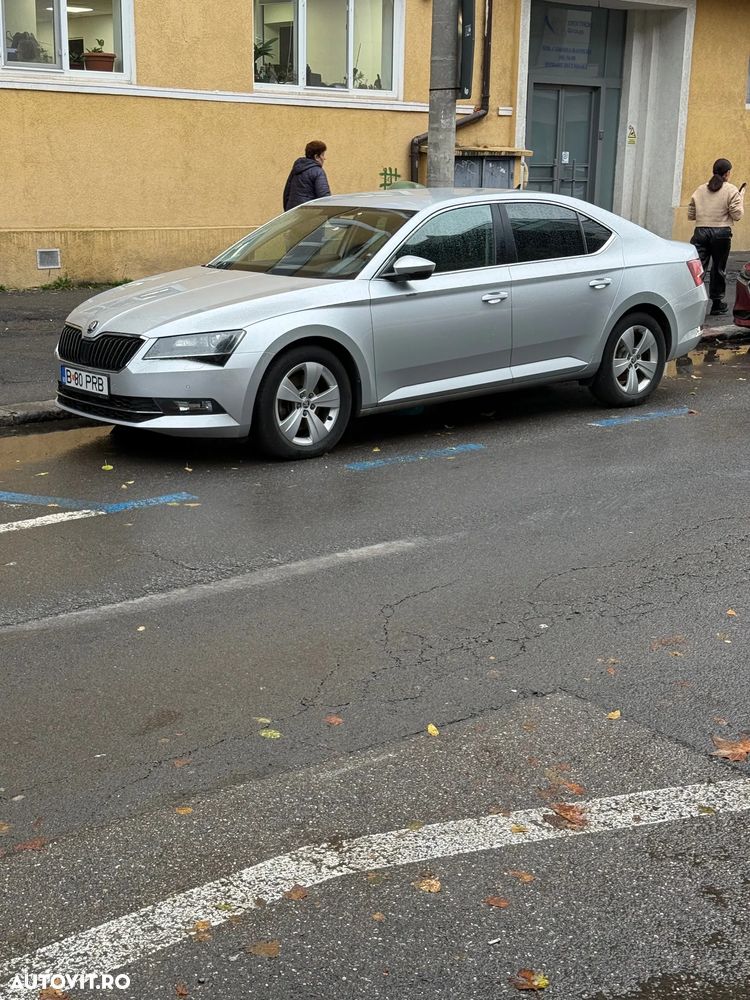 Skoda Superb 2.0 TDI DSG Ambition - 5