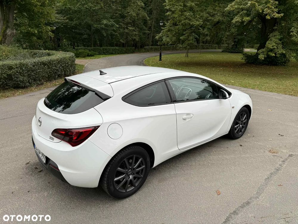 Opel Astra IV GTC 1.4 T Sport - 17