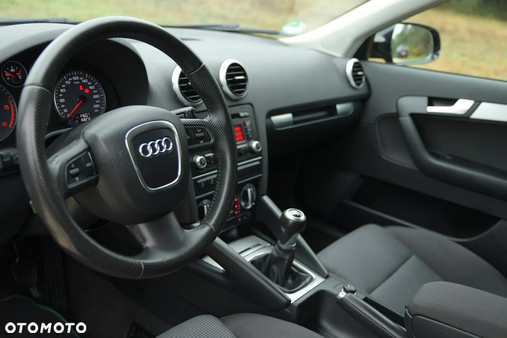 Audi A3 1.6 TDI ultra Attraction - 24