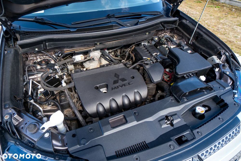 Mitsubishi Outlander 2.0 Intense 2WD CVT - 32