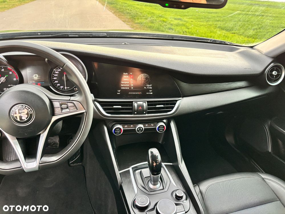 Alfa Romeo Giulia 2.2 AT8 Executive - 19