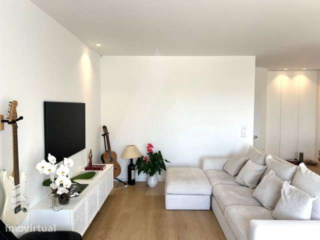 Apartamento T2 com arrumo e lugar de garagem na Praia da Barra! - Grande imagem: 2/46