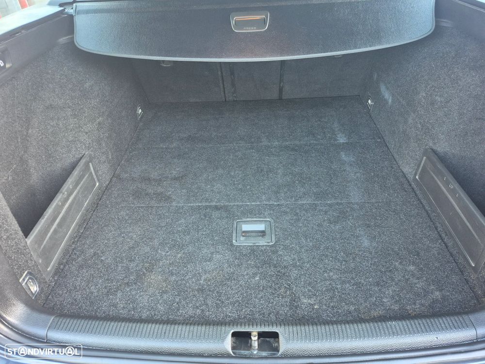 VW Passat Variant 1.6 TDI BlueMotion - 17