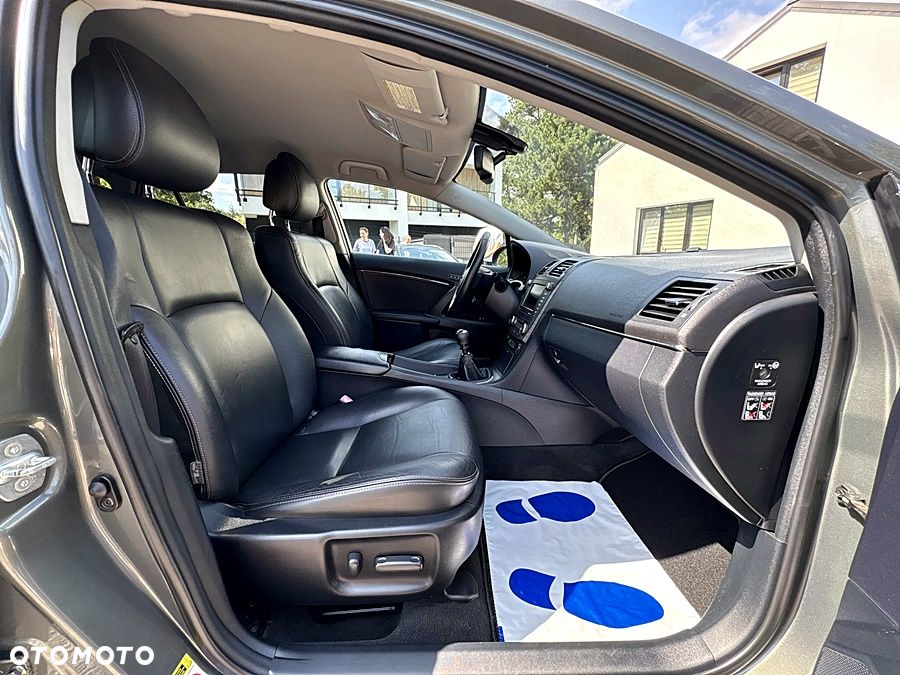 Toyota Avensis 2.0 D-4D Sol plus+NAVI - 29