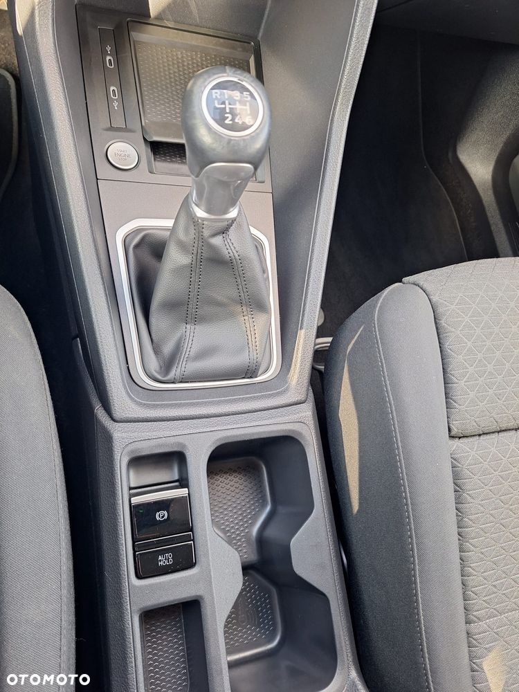 Ford Tourneo Connect Grand - 16
