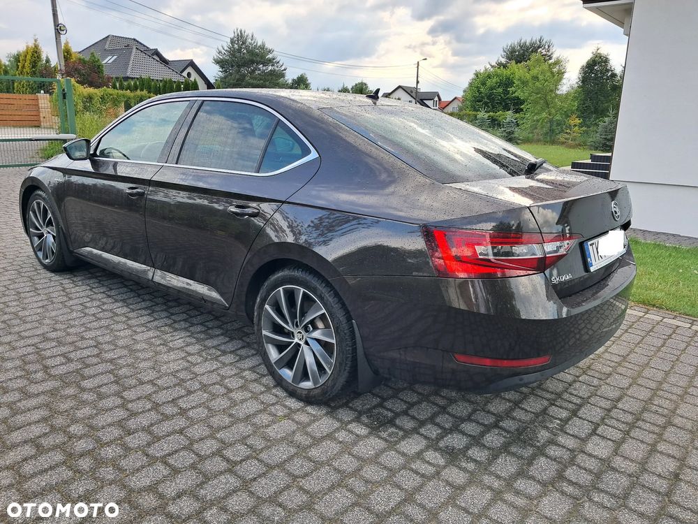 Skoda Superb 2.0 TDI 4x4 L&K DSG - 6