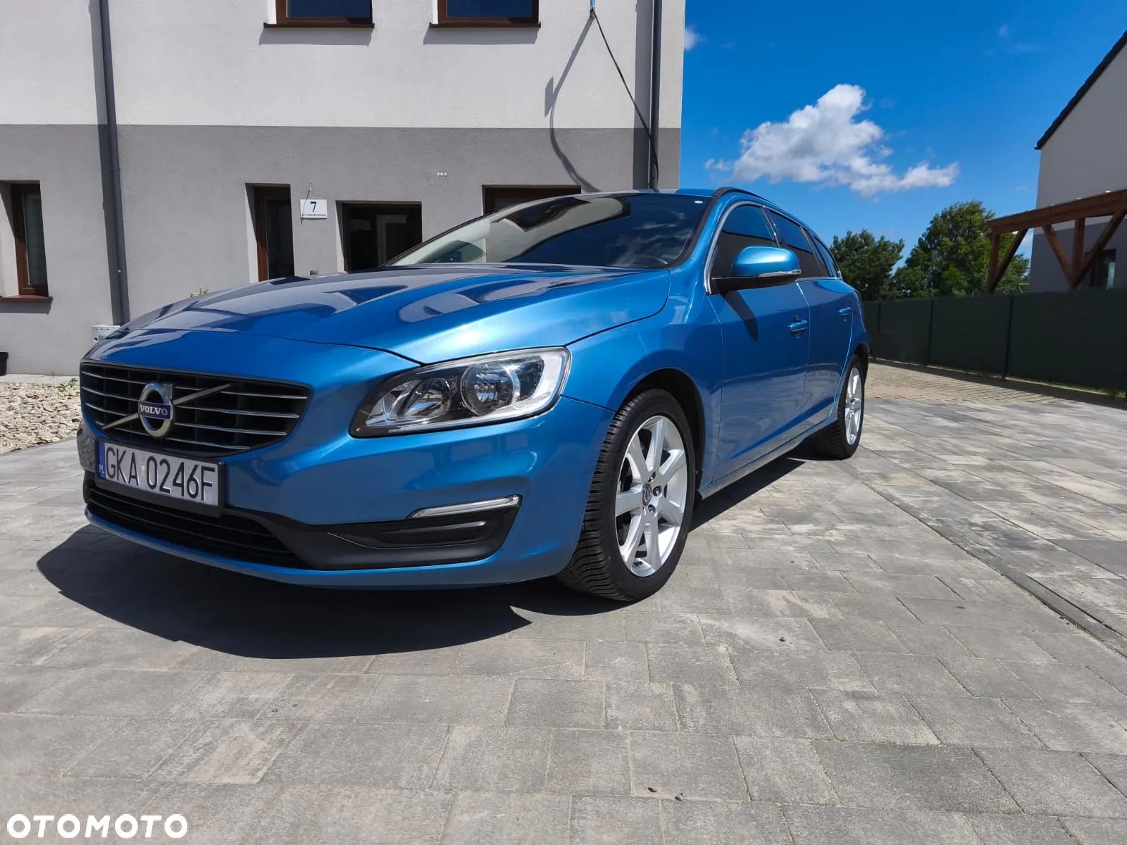 Volvo V60 T5 Drive-E Momentum - 1
