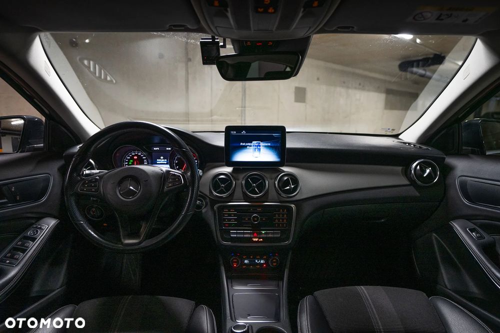 Mercedes-Benz GLA 200 7G-DCT Style - 6