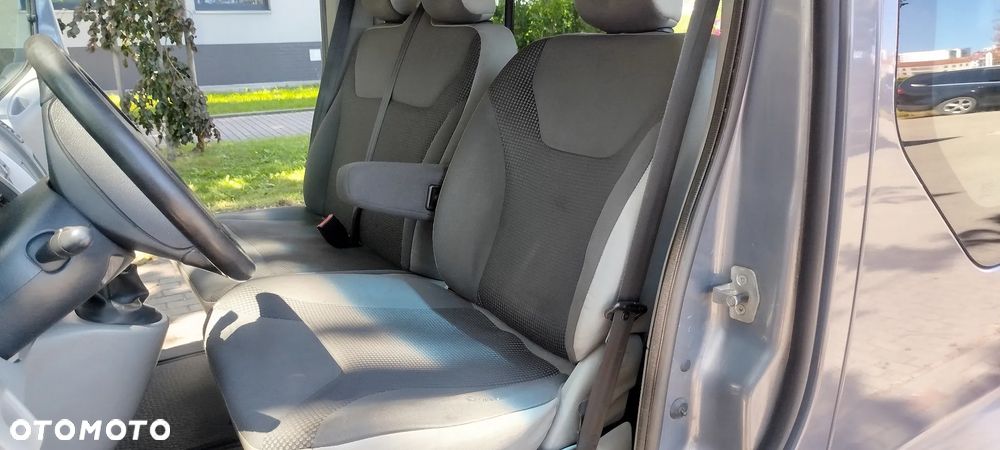 Opel Vivaro - 8