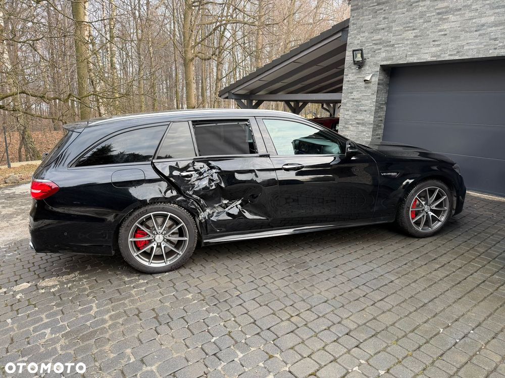 Mercedes-Benz Klasa E AMG 63 S 4Matic+ 9G-TRONIC - 24