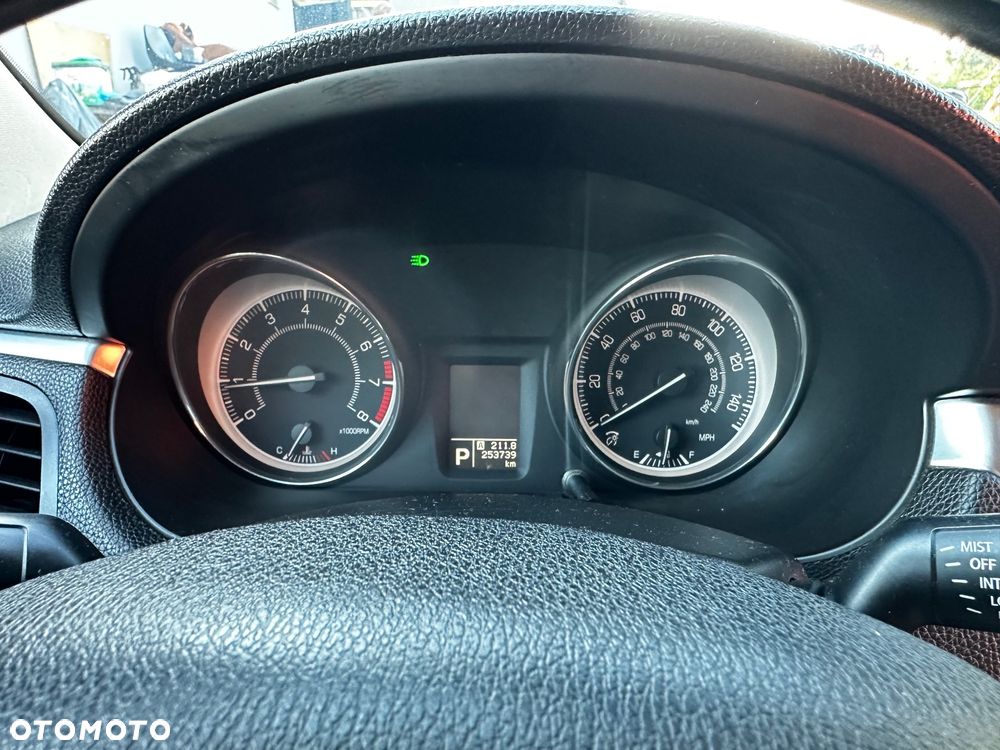 Suzuki Kizashi 2.4 Sport 4WD CVT - 14