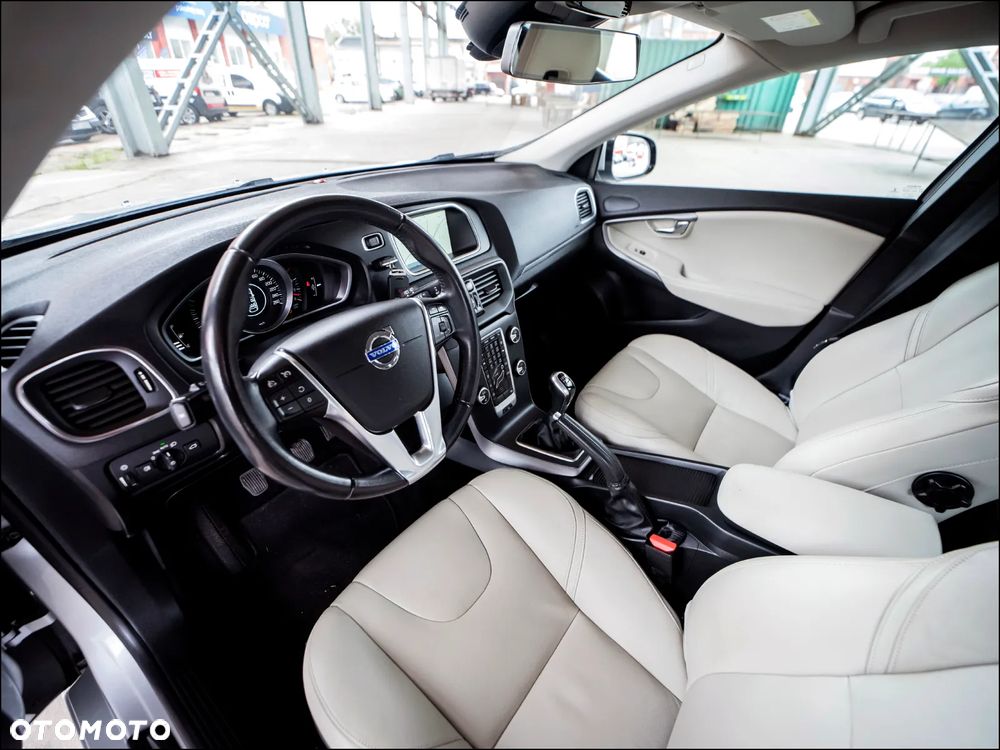 Volvo V40 - 13