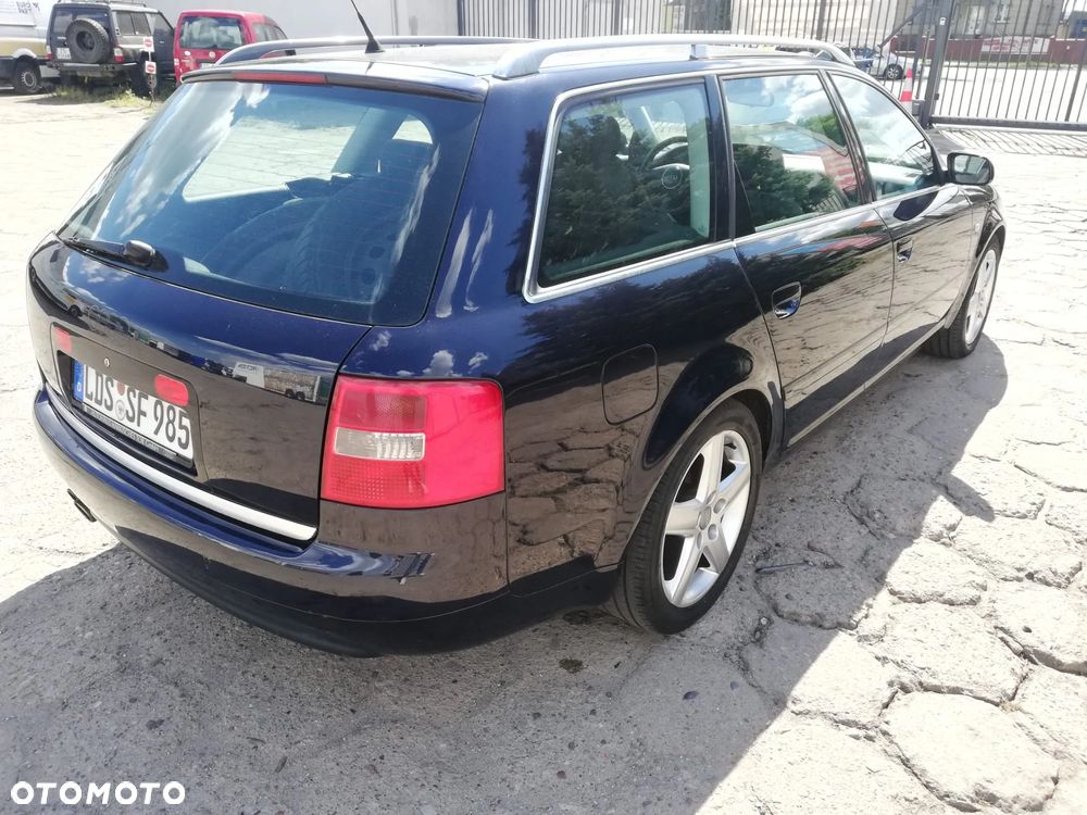 Audi A6 Avant 2.4 - 11