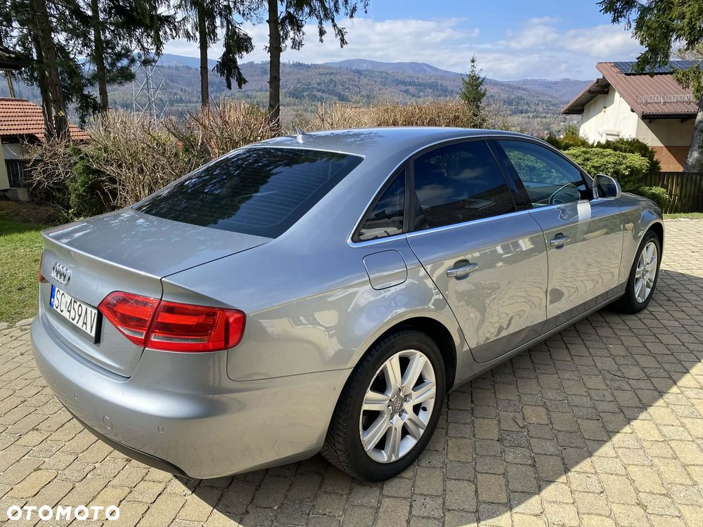Audi A4 Limousine - 4