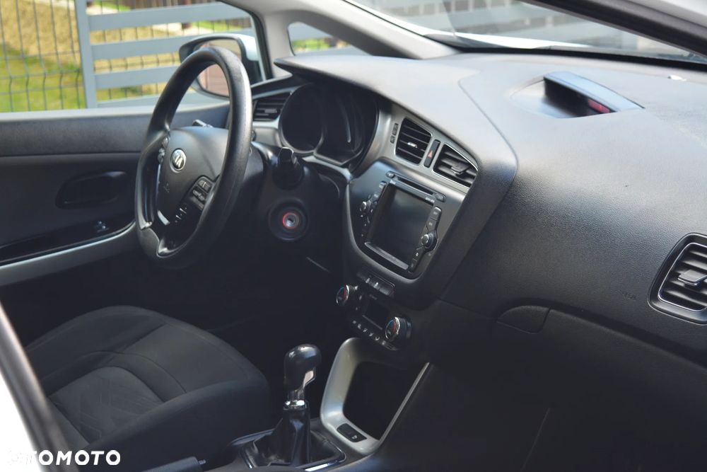 Kia Ceed 1.4 CVVT Dream Team Edition - 21