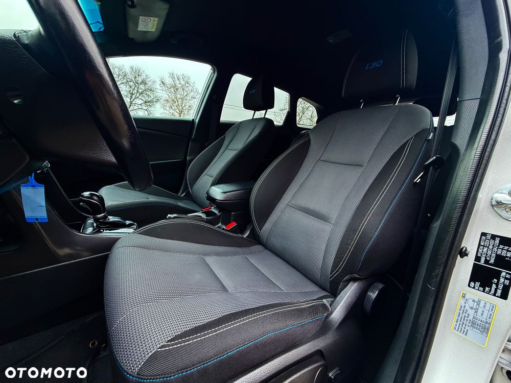 Hyundai i30 Kombi 1.6 GDi DCT Passion - 37