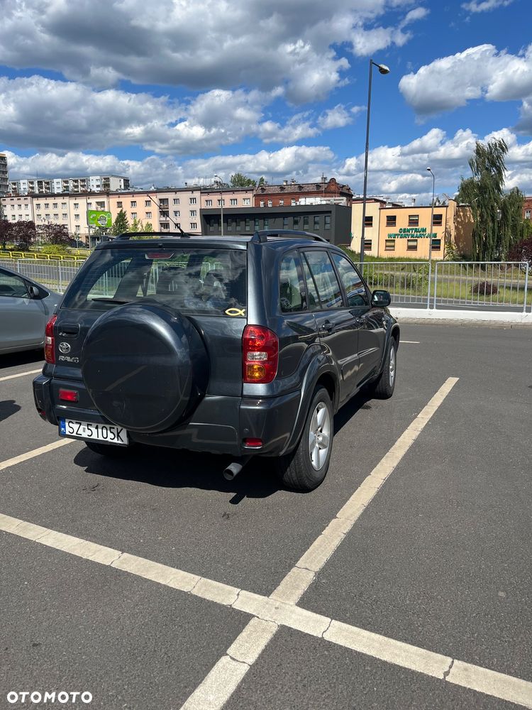 Toyota RAV4 D-4D 4x4 - 4