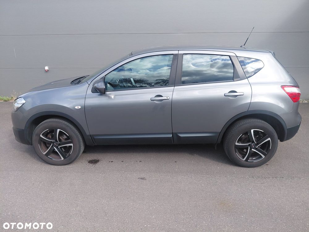 Nissan Qashqai 2012 photo 2