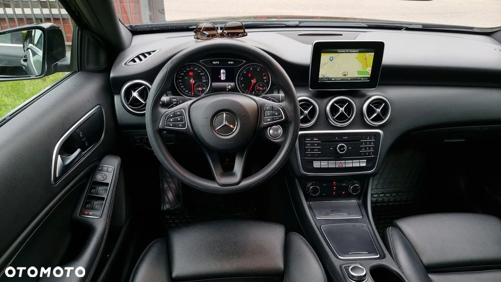 Mercedes-Benz Klasa A 180 7G-DCT AMG Line - 29
