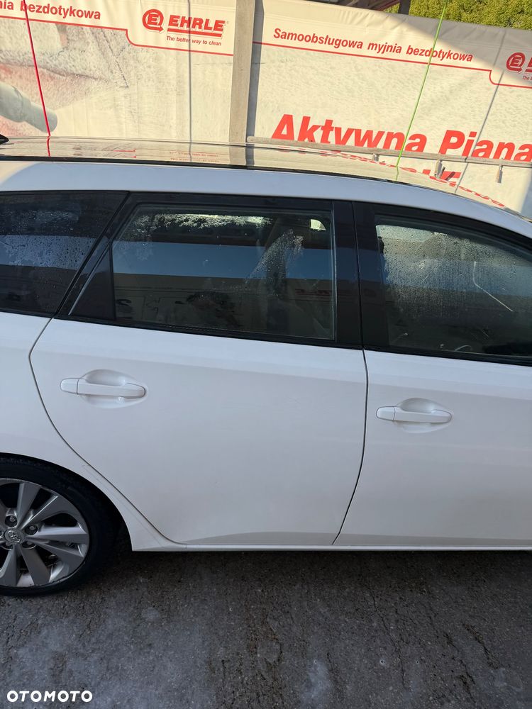Toyota Auris Hybrid 135 Active - 5