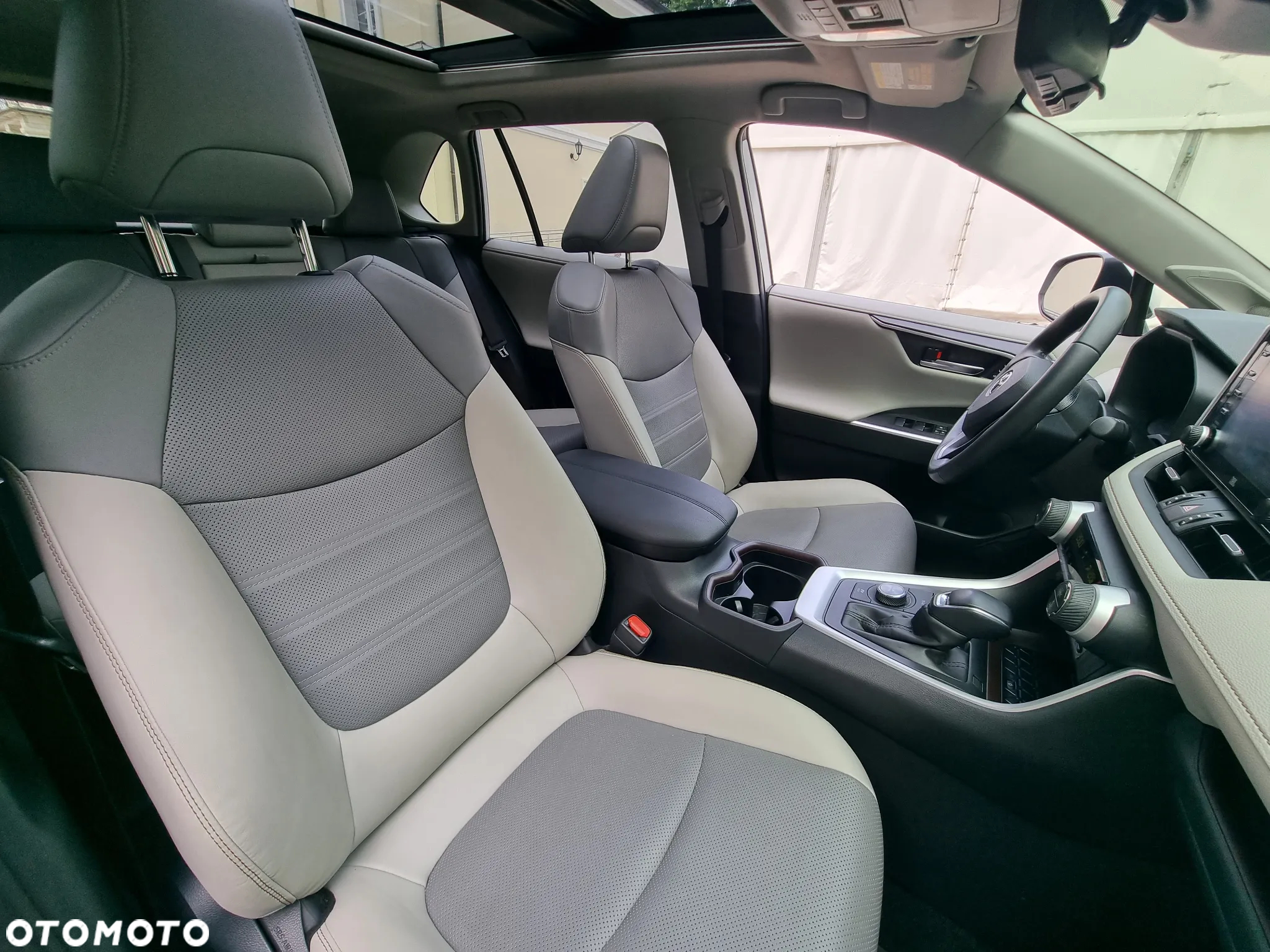 Toyota RAV4 - 23