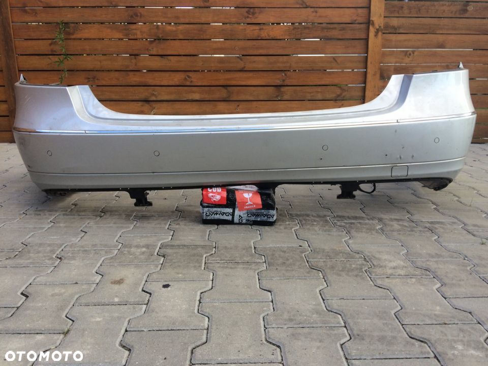 mercedes 212 zderzak tyl avangarde - 1