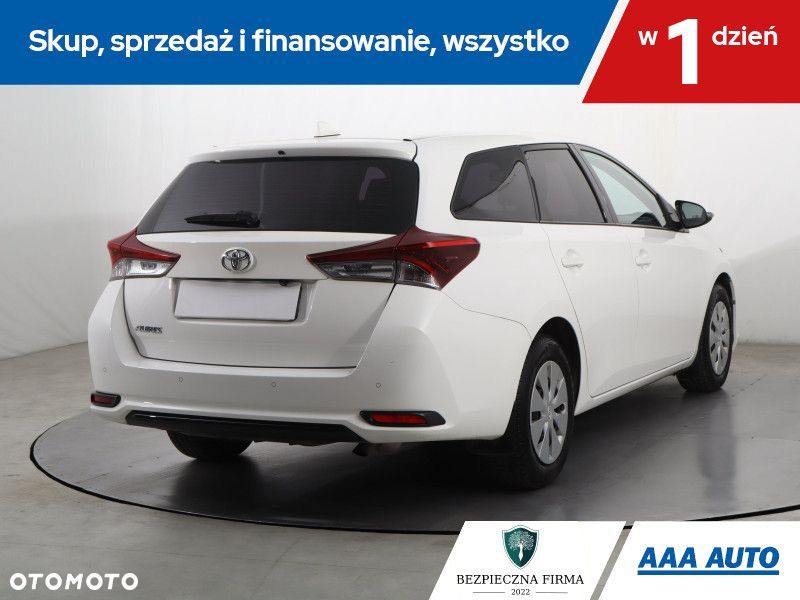 Toyota Auris - 7